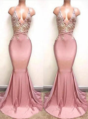 2024 V-neck Train Mermaid/Trumpet Lace Beaded Prom Dresses