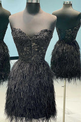 Black Appliques Strapless Feathered Cocktail Dresses