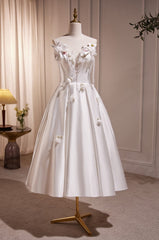 Beautiful Straps Satin Prom Dresses with Exquisite Beads and flower Appliques