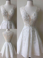 A-Line Deep V-Neck White Lace Short Homecoming Dresses with Appliques Beading