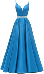 Spaghetti stropper prom kjole lang satin beaded v-hals formelle aften festkugle kjoler med lommer