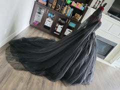 Black Full Ballgown With High Neck Veil Wedding Dresses, Bridal Gown With Long Train Sleeveless Sweetheart Strapless