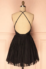 Deep V Neck Short Black Tulle Homecoming Dresses