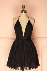 Deep V Neck Short Black Tulle Homecoming Dresses