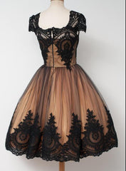 Black Lace Short Vintage Prom Dresses with Cap Sleeves