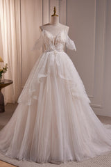 Elegant Tulle Spaghetti Straps Ball Gown Wedding Dresses with Beads