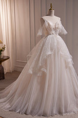 Elegant Tulle Spaghetti Straps Ball Gown Wedding Dresses with Beads