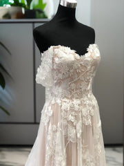 A-line Off-the-Shoulder Appliques Lace Court Train Tulle Wedding Dresses