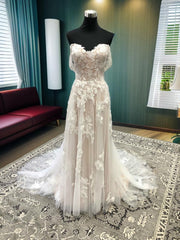 A-line Off-the-Shoulder Appliques Lace Court Train Tulle Wedding Dresses