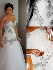 A-Line/Princess Sweetheart Floor-Length Tulle Wedding Dresses With Rhinestone