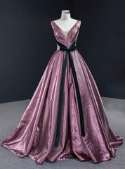 A-Line Purple V-neck Pleats Long Prom Dresses With Green Velvet