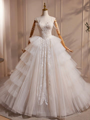 A-Line Sweetheart Neck Tulle Lace Light Champagne Long Wedding Dresses with Beads