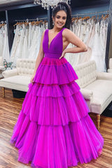 Robe de bal de tulle à plusieurs niveaux en V