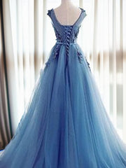 Ball-Gown Jewel Appliques Lace Sweep Train Tulle Dresses