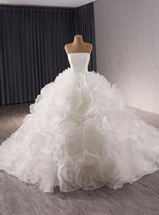 Ball Gown Luxury White Tulle 3D Flower Wedding Dress