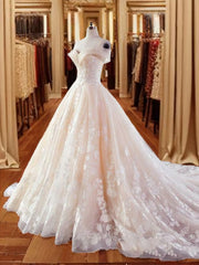 Ball-Gown Sweetheart Appliques Lace Court Train Lace Wedding Dresses