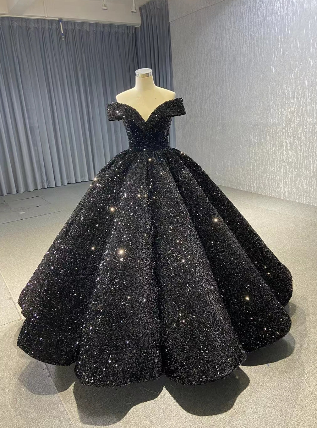 Black Ball Gown Sequins Off the Shoulder prom Dress