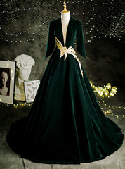 Dark Green Velvet Long Sleeve Appliques Prom Dress