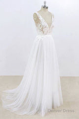 Deep V-neck Lace A-line Tulle Wedding Dress