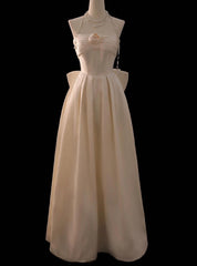 Elegant Ivory Satin Strapless Pleats Bow Wedding Dresses