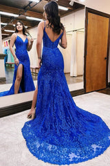 Elegant Long Mermaid Royal Blue V-neck Sleeveless Lace Prom Dresses With Slit