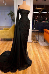 Gorgeous Black One Shoulder Mermaid Prom Dresses Long Ruffles