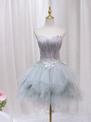 Gray Tulle Strapless Feather Appliques Homecoming Dresses