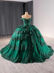 Green Ball Gown Lace Tiers Prom Dresses