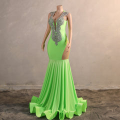 Green Mermaid V-NECK Prom Dresses Sequined Open Back Sleeveless Lace Crystal Formal Evening Party Gowns