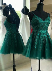 Green V-neckline Lace and Tulle Short Prom Dresses, Green Homecoming Dresses