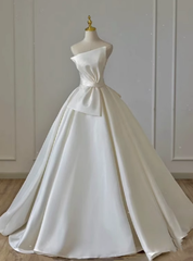 Ivory White Satin Strapless Pleats Wedding Dresses