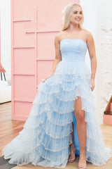 Robe de bal de tulle en couches sans bretelles bleu clair avec paillettes