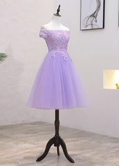 Dentelle violette légère et tulle de la robe de retour à l'épaule, robe de fête courte