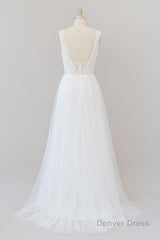 Long A-line Open Back V-neck Lace Tulle Wedding Dress