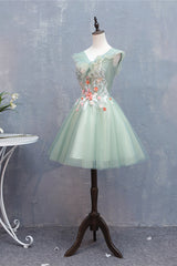 Lovely Short Tulle V-neckline with Flower Lace Party Dresses Homecoming Dresses, Short Formal Dresses