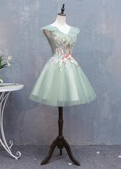 Lovely Short Tulle V-neckline with Flower Lace Party Dresses Homecoming Dresses, Short Formal Dresses