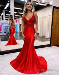 Mermaid Deep V Neck Satin Long Prom Dress with Appliques