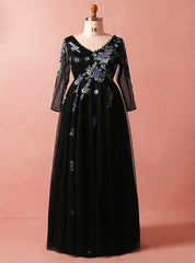 Plus Size Black Tulle Embroidery Long Sleeve V-neck Prom Dresses