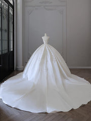 Princess Ball Gown Strapless Sleeveless Pleats White Satin Lace Wedding Dresses Bridal Dresses