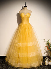 Sexy Yellow Tulle Strapless Prom Dresses