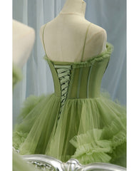 Splendido abito da ballo formale in tulle a pieghe a livello verde con cinghie