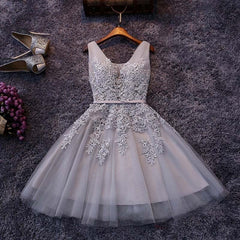 Tulle A-line V-neck Knee-length Lace Short Prom Dresses,Homecoming Dresses with Applique