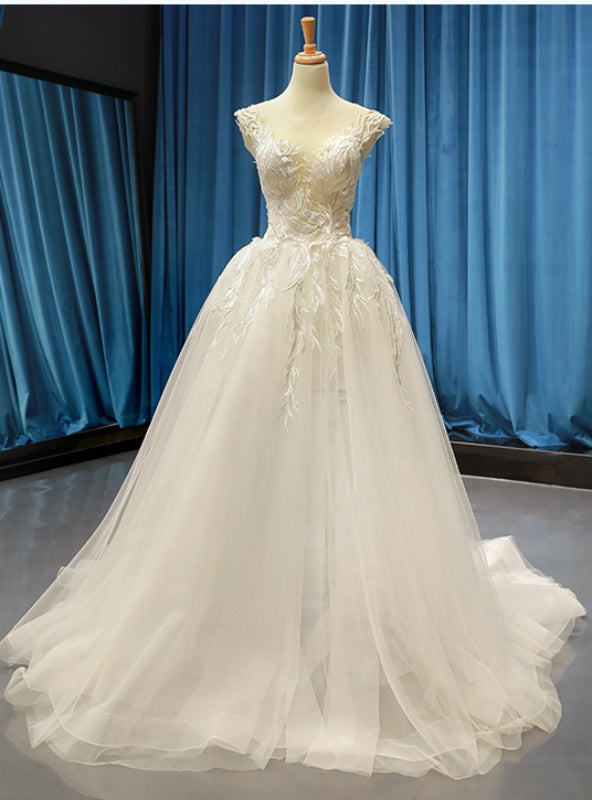 White Ball Gown Tulle Appliques Bateau Backless Wedding Dress