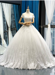 White Ball Gown Tulle Appliques Off The Shoulder Wedding Dresses With Train