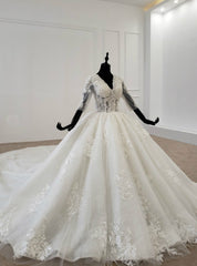 White Ball Gown Tulle Lace Appliques V-neck Half Sleeve Wedding Dresses