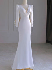 White Long Sleeve V-neck Backless Wedding Dresses