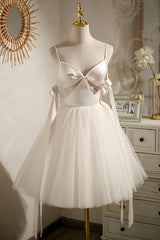 White Spaghetti Straps V-Neck Tulle Short Homecoming Dresses with Bow