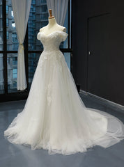 White Tulle Appliques Off the Shoulder Wedding Dresses With Beading