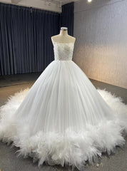 White Tulle Strapless Pearls Wedding Dresses