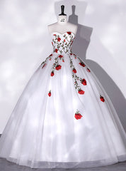 White Tulle Sweetheart Embroidery Quinceanera Dresses